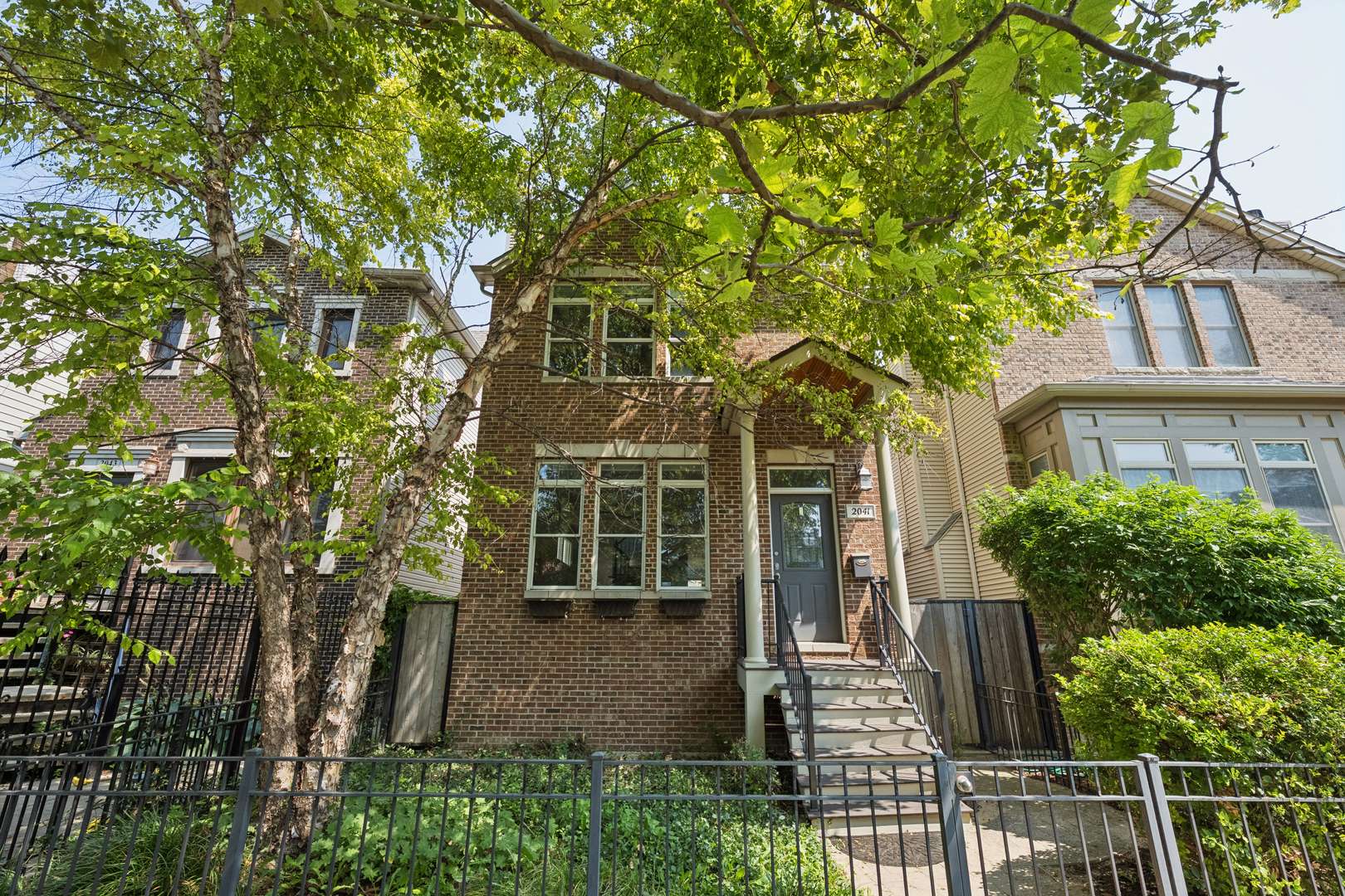 2041 N Whipple ST, Chicago, IL 60647