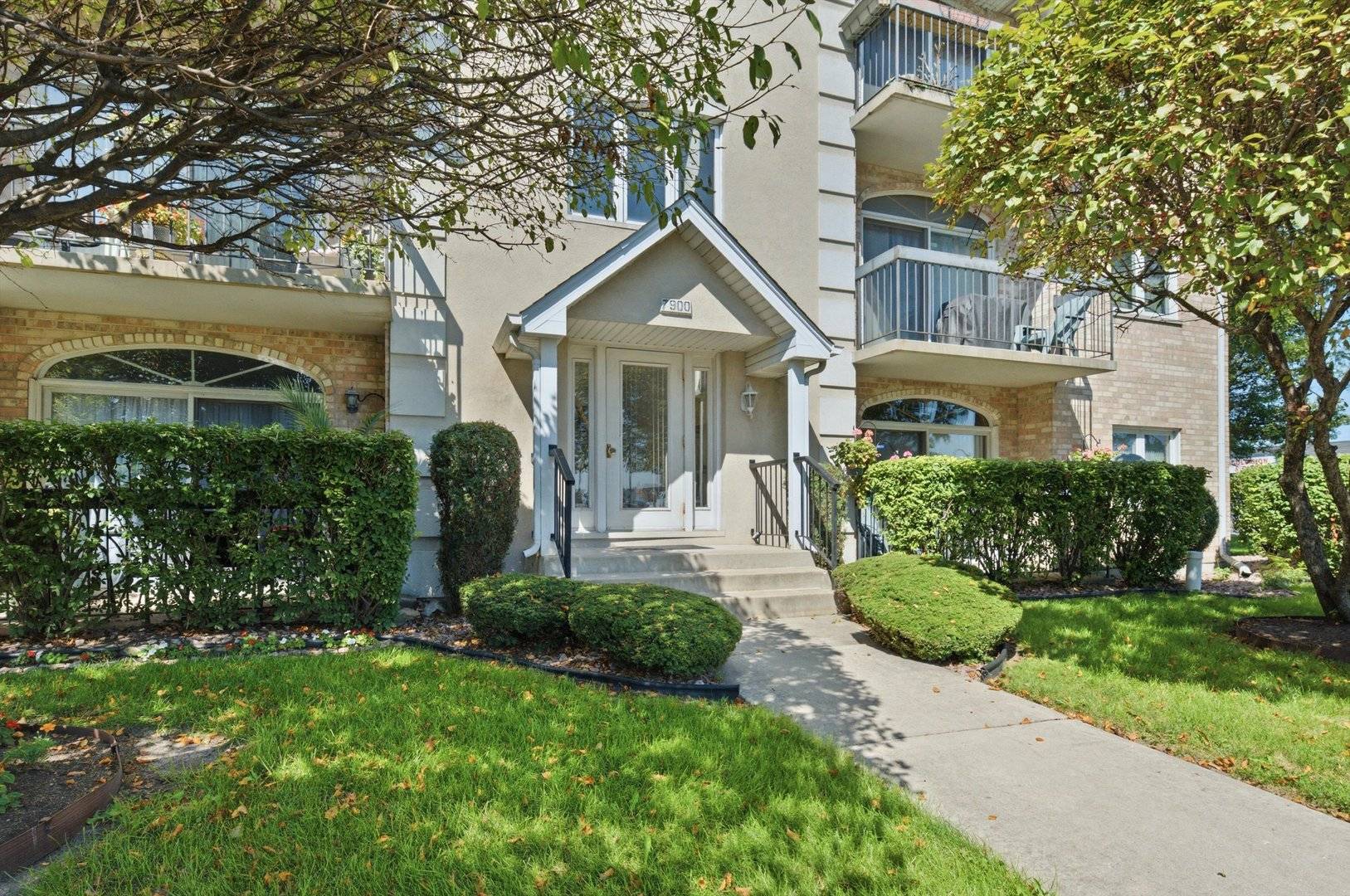7900 Nagle AVE #2N, Burbank, IL 60459