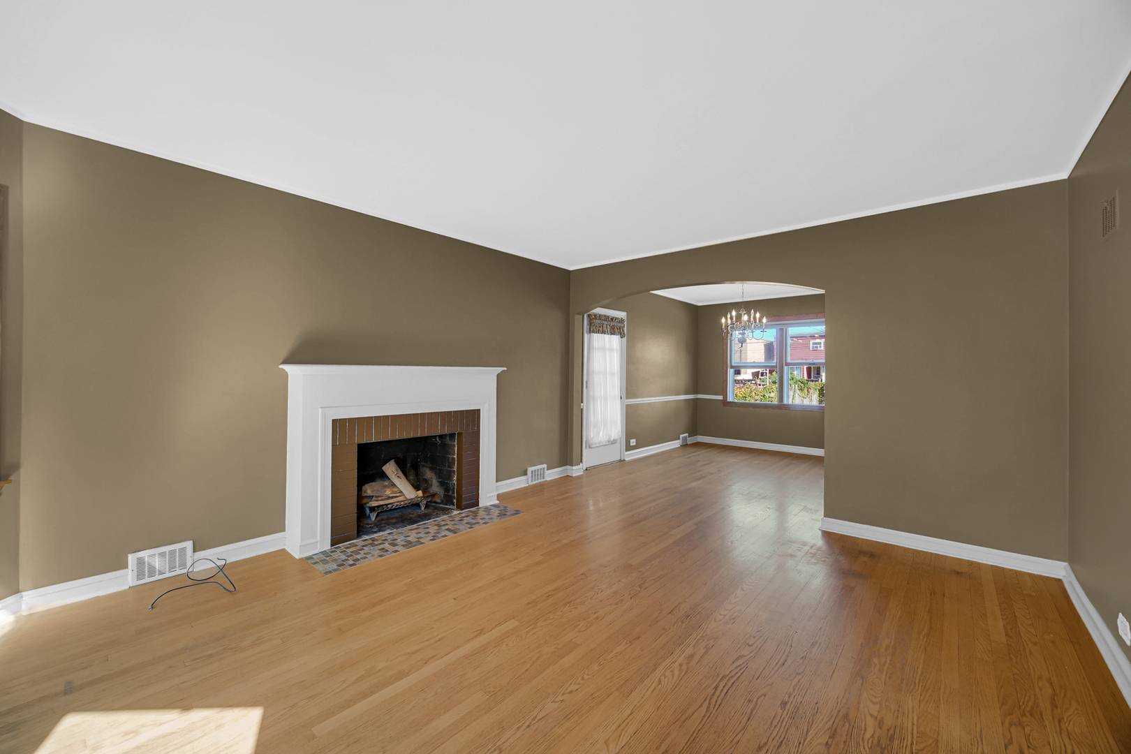 5618 Carol AVE, Morton Grove, IL 60053