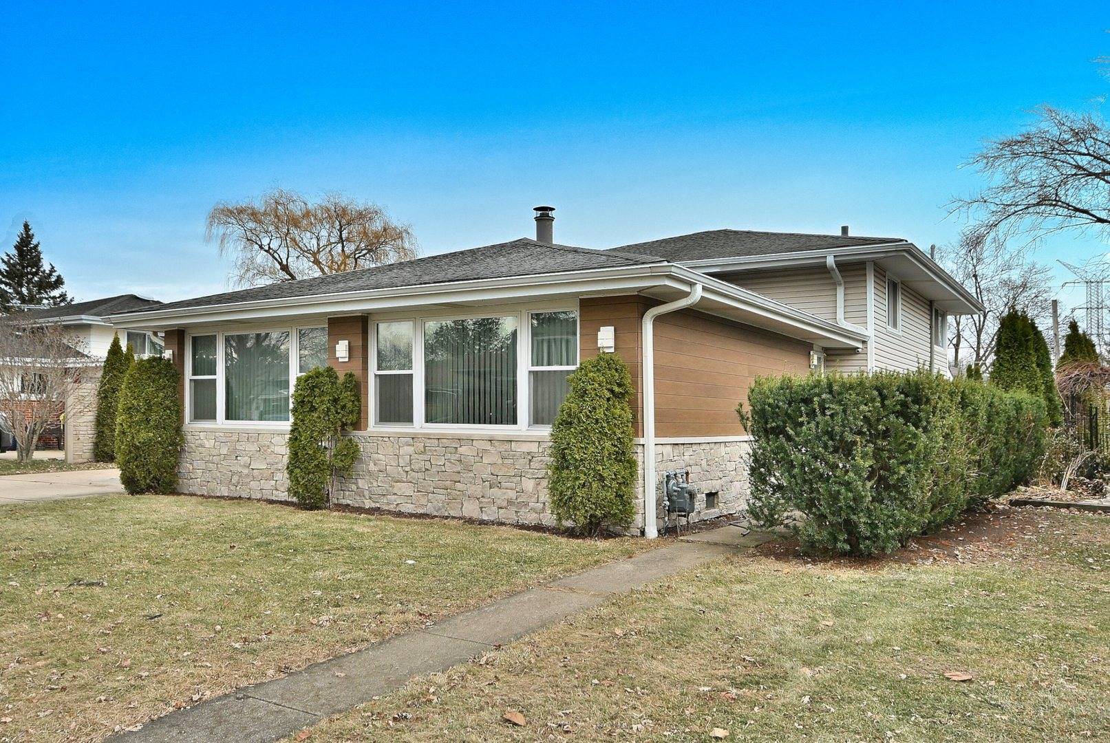 575 Bedford LN, Des Plaines, IL 60016