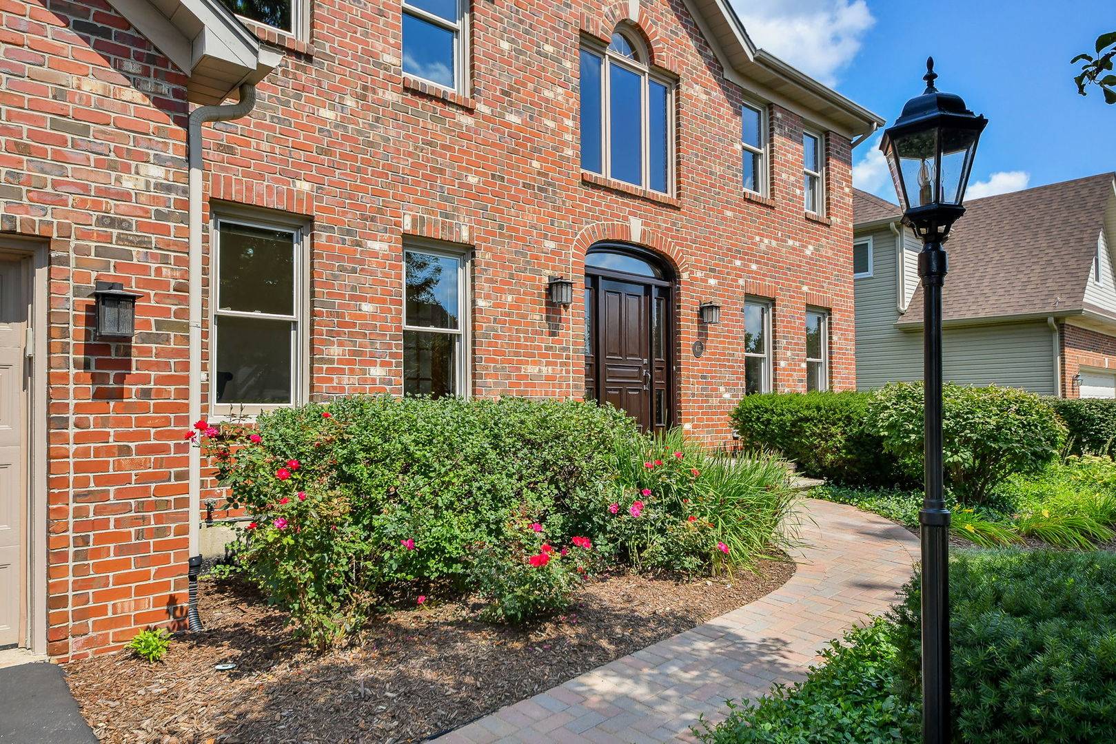 417 Saratoga DR, Aurora, IL 60502