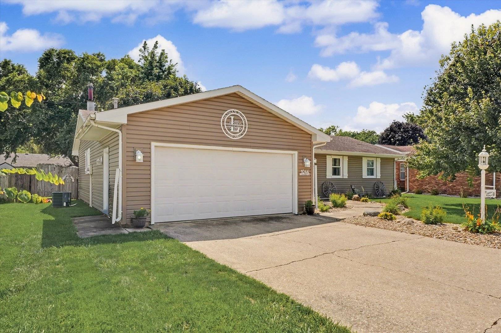 1044 Pinecrest DR, Rantoul, IL 61866