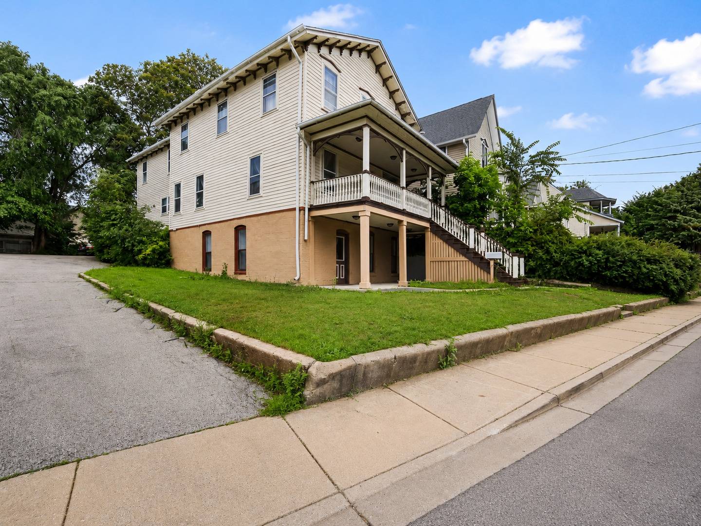 217 Michigan ST, Elgin, IL 60120