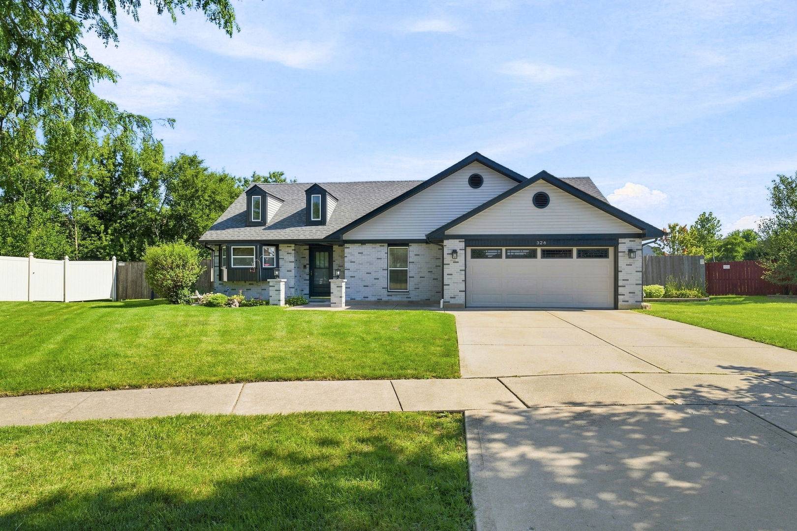 326 Homewood DR, Bolingbrook, IL 60440