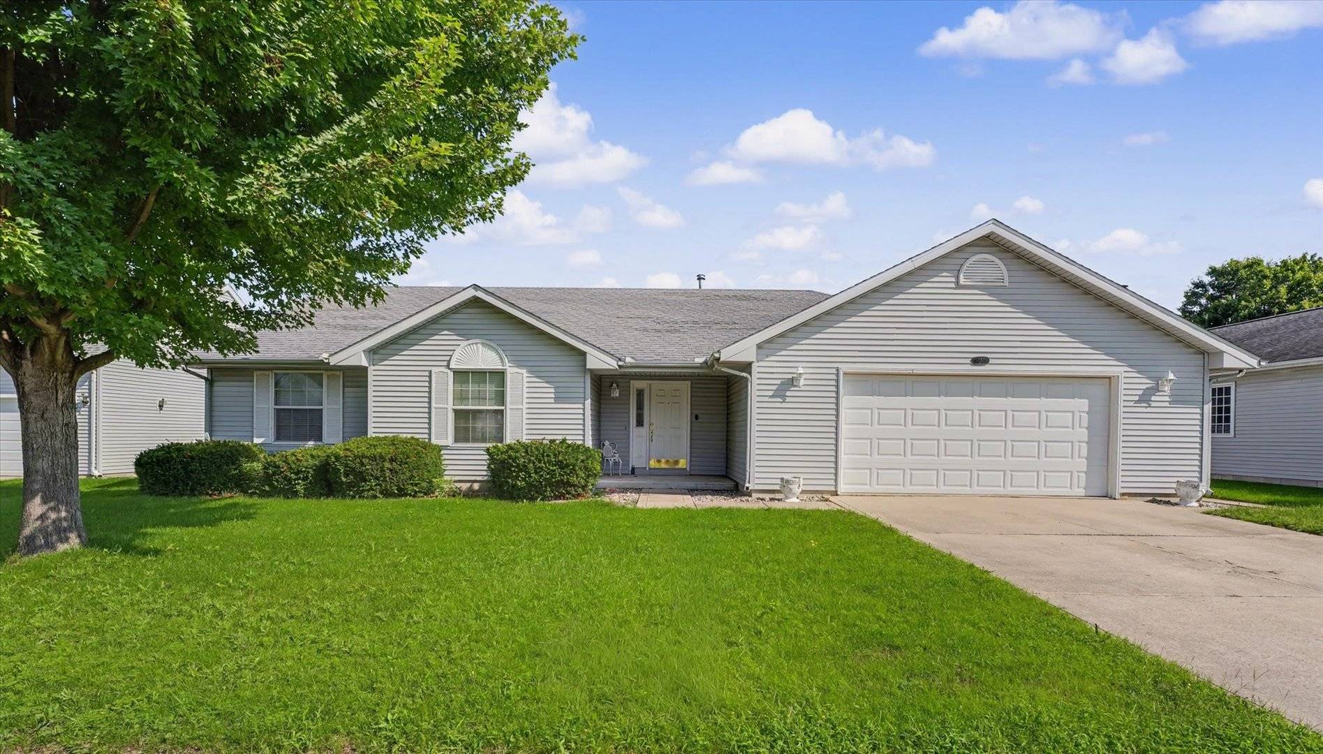 1117 Ascot DR, Rantoul, IL 61866
