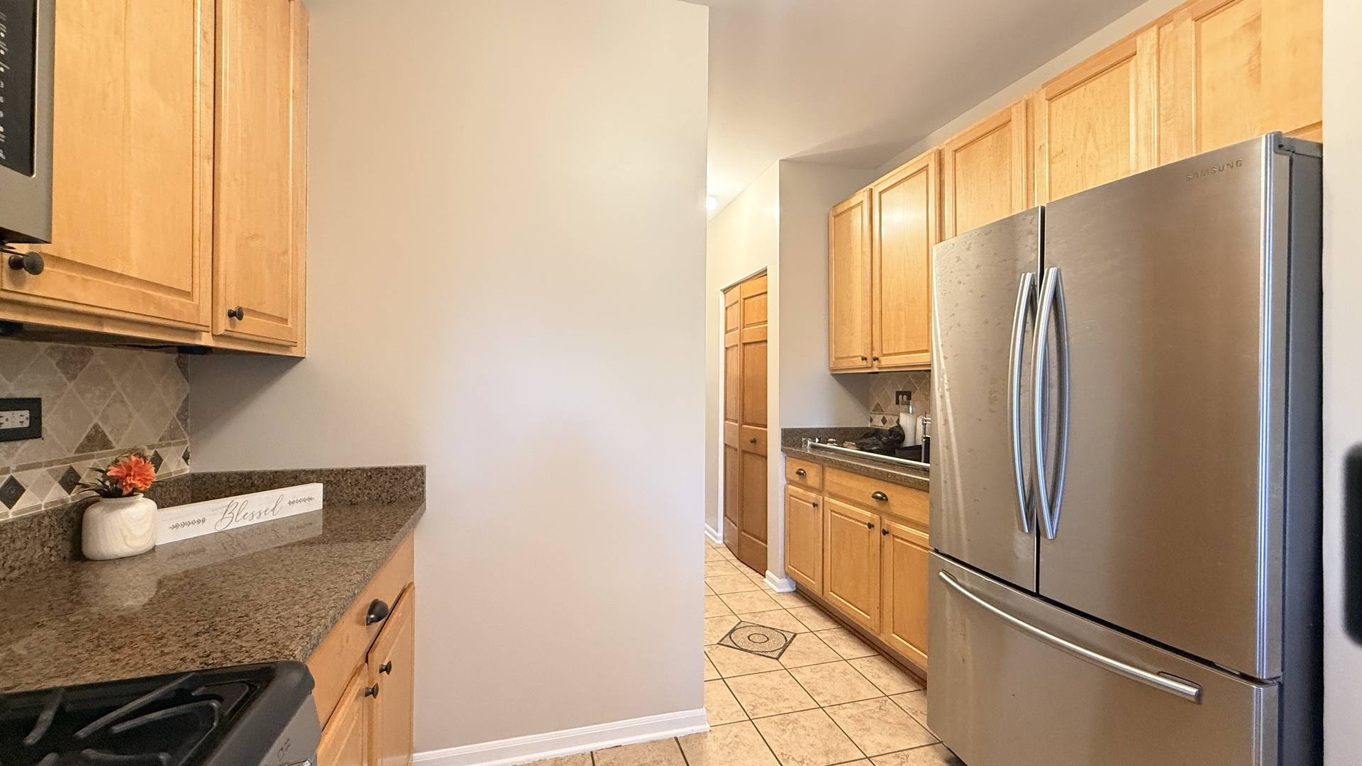 2437 Oneida LN #2437, Naperville, IL 60563