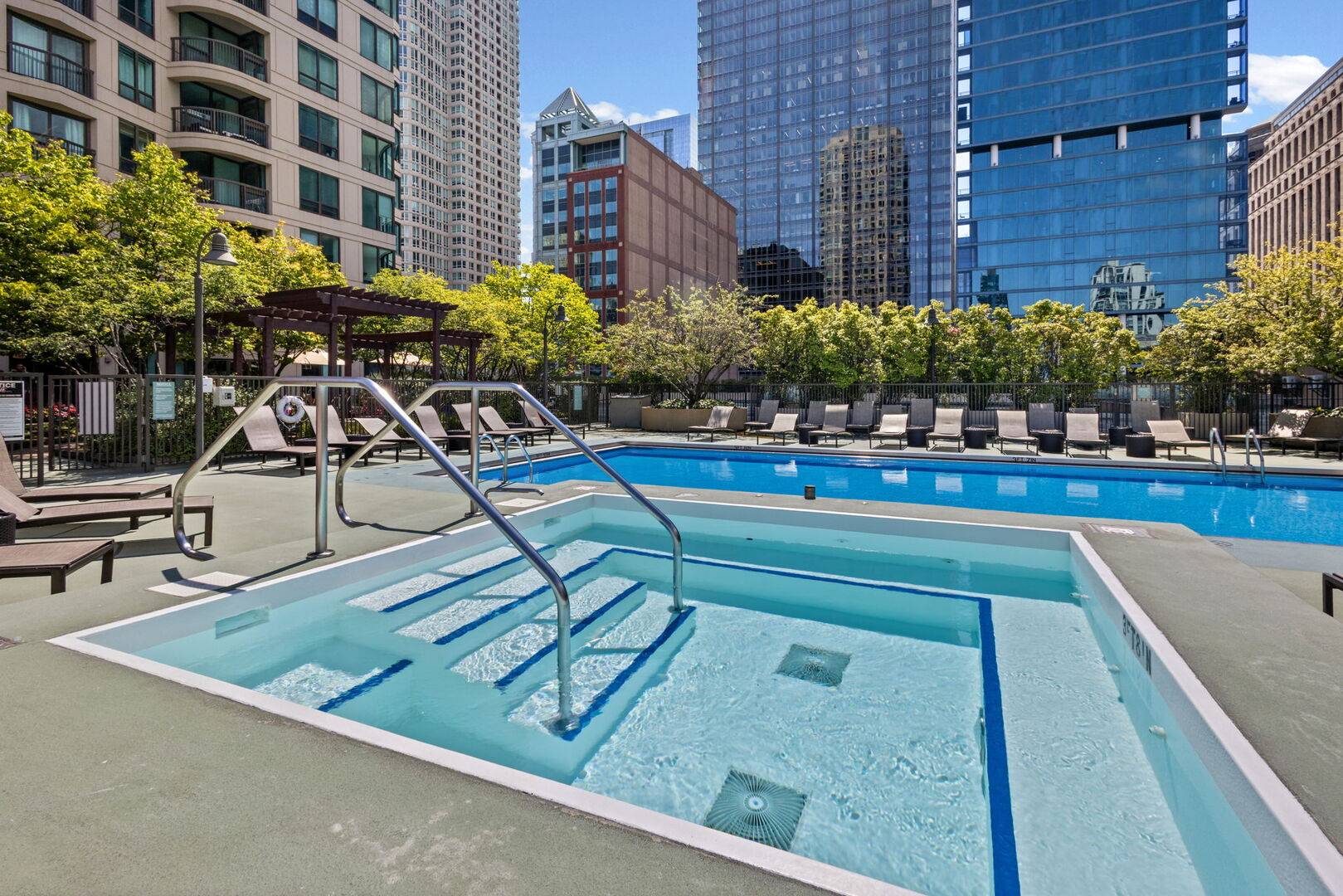 400 N La Salle DR #1103, Chicago, IL 60654