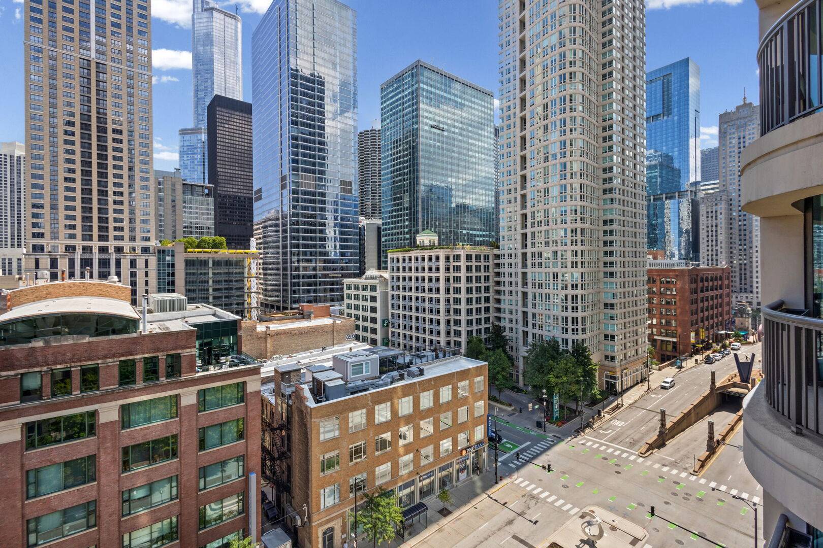 400 N La Salle DR #1103, Chicago, IL 60654