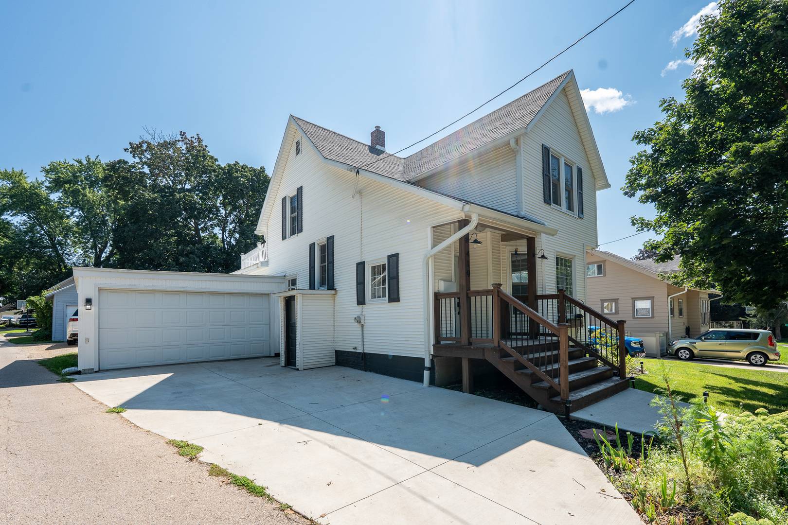 419 S Saxby AVE, Freeport, IL 61032