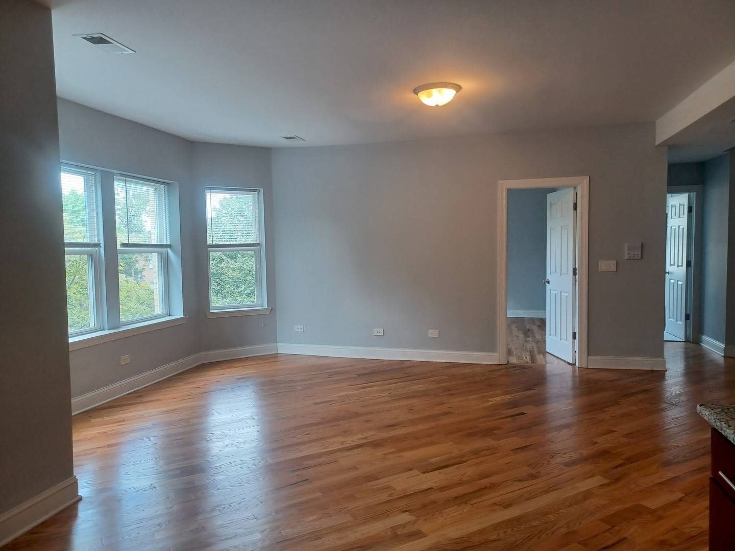 5731 N Kimball AVE #2A, Chicago, IL 60659