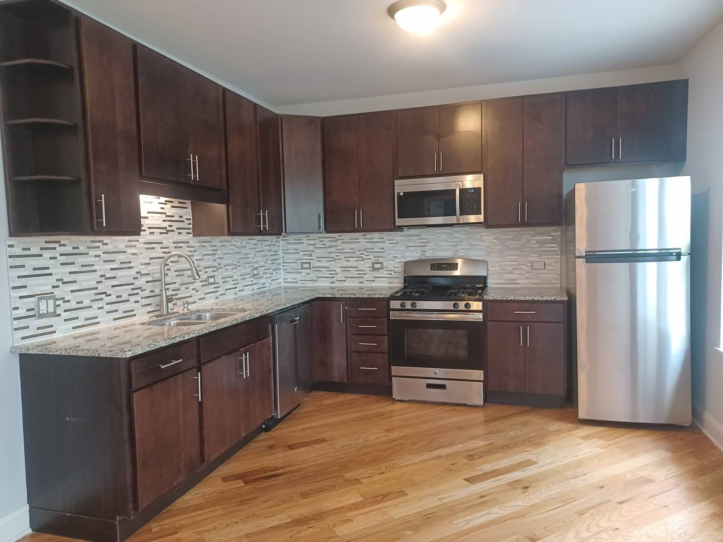 5731 N Kimball AVE #2A, Chicago, IL 60659