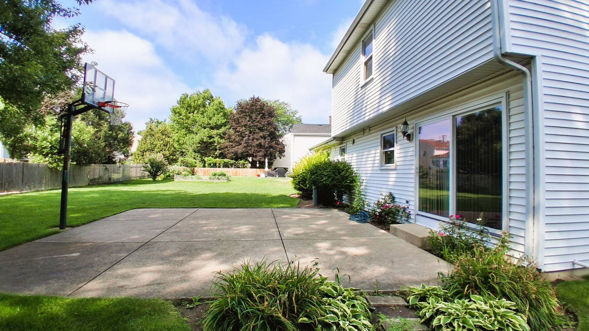 920 Chaucer WAY, Buffalo Grove, IL 60089
