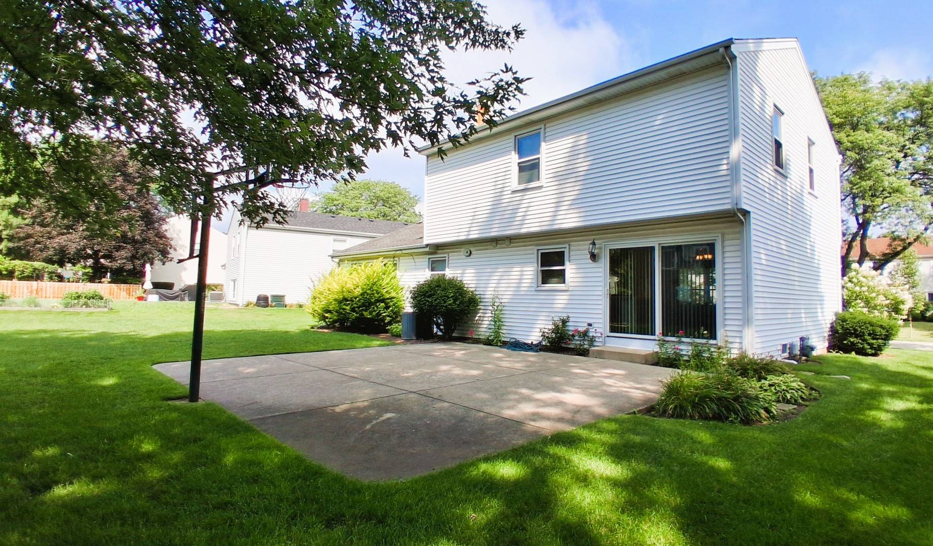 920 Chaucer WAY, Buffalo Grove, IL 60089