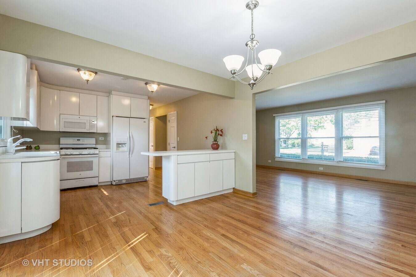 920 Chaucer WAY, Buffalo Grove, IL 60089