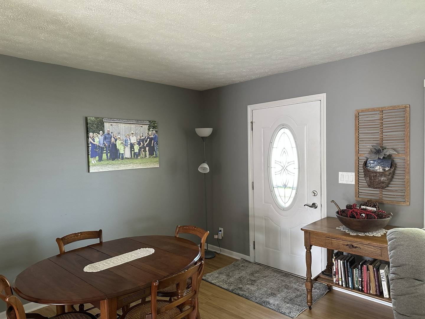 205 Sherwood LN, Lena, IL 61048