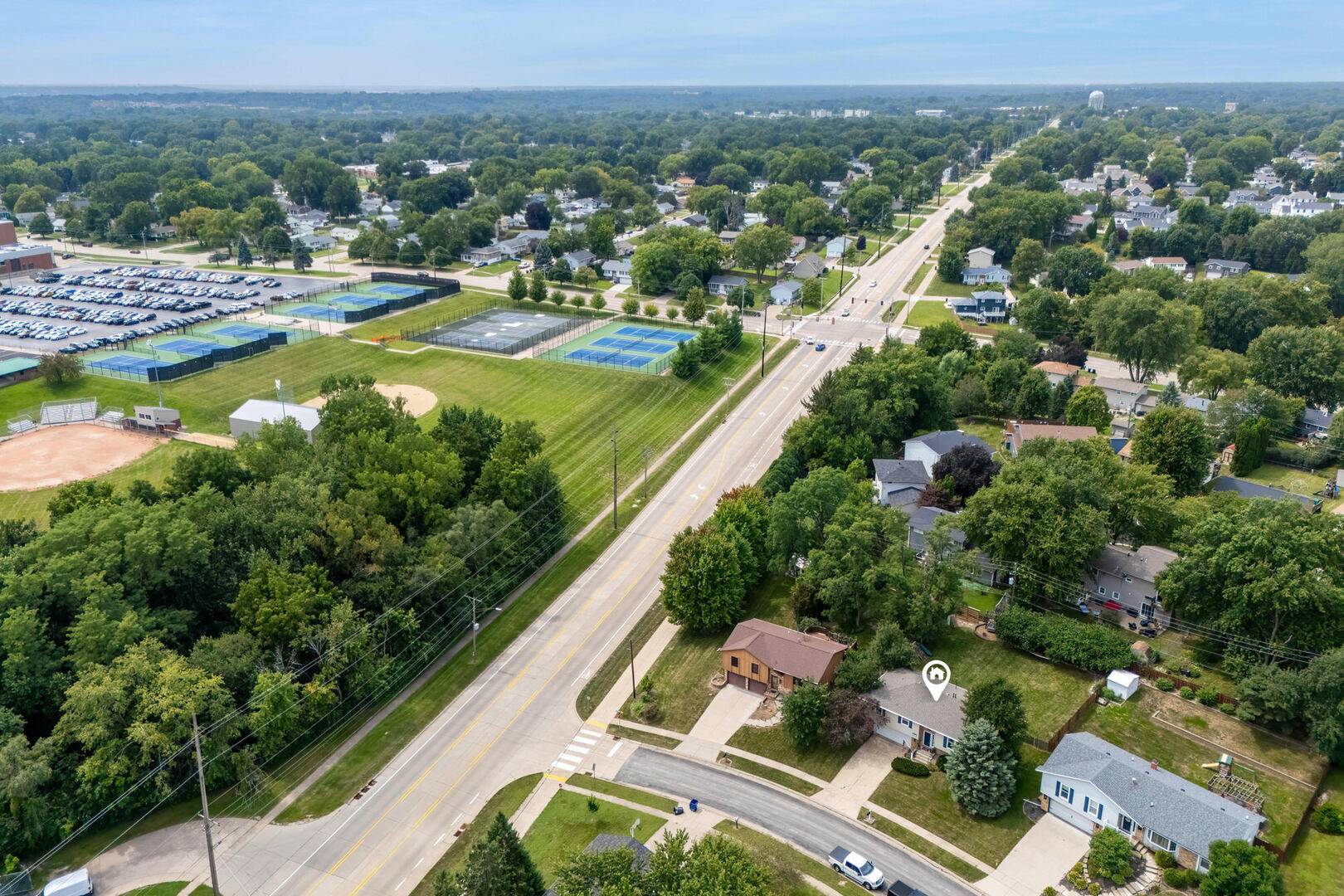 3850 Rolling Wood CT, Bettendorf, IA 52722