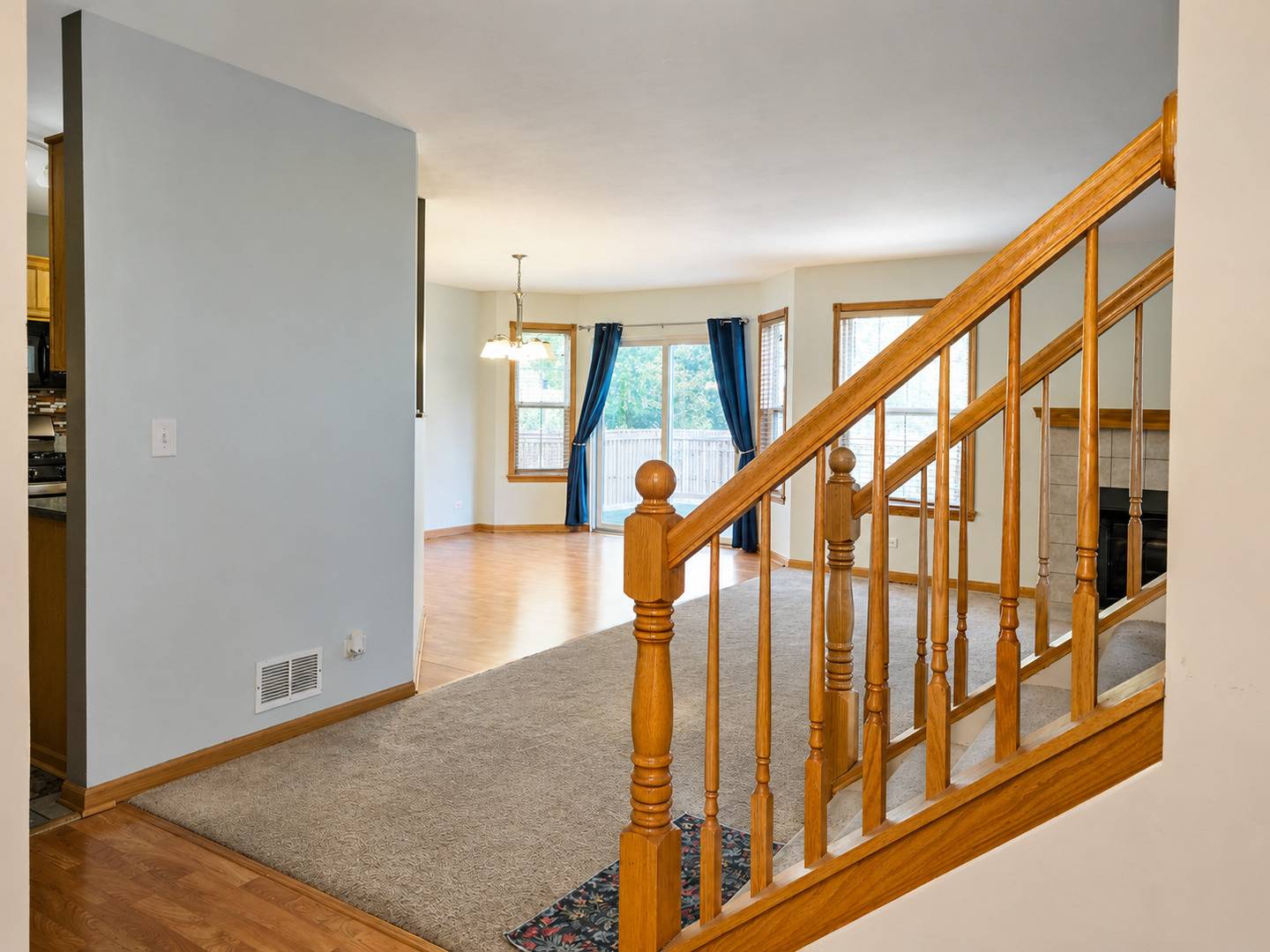 2297 N Arapahoe TRL, Round Lake Heights, IL 60073