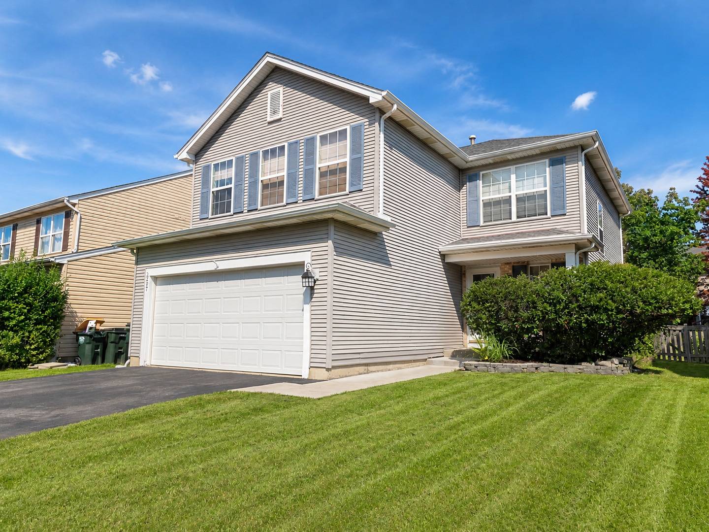 2297 N Arapahoe TRL, Round Lake Heights, IL 60073