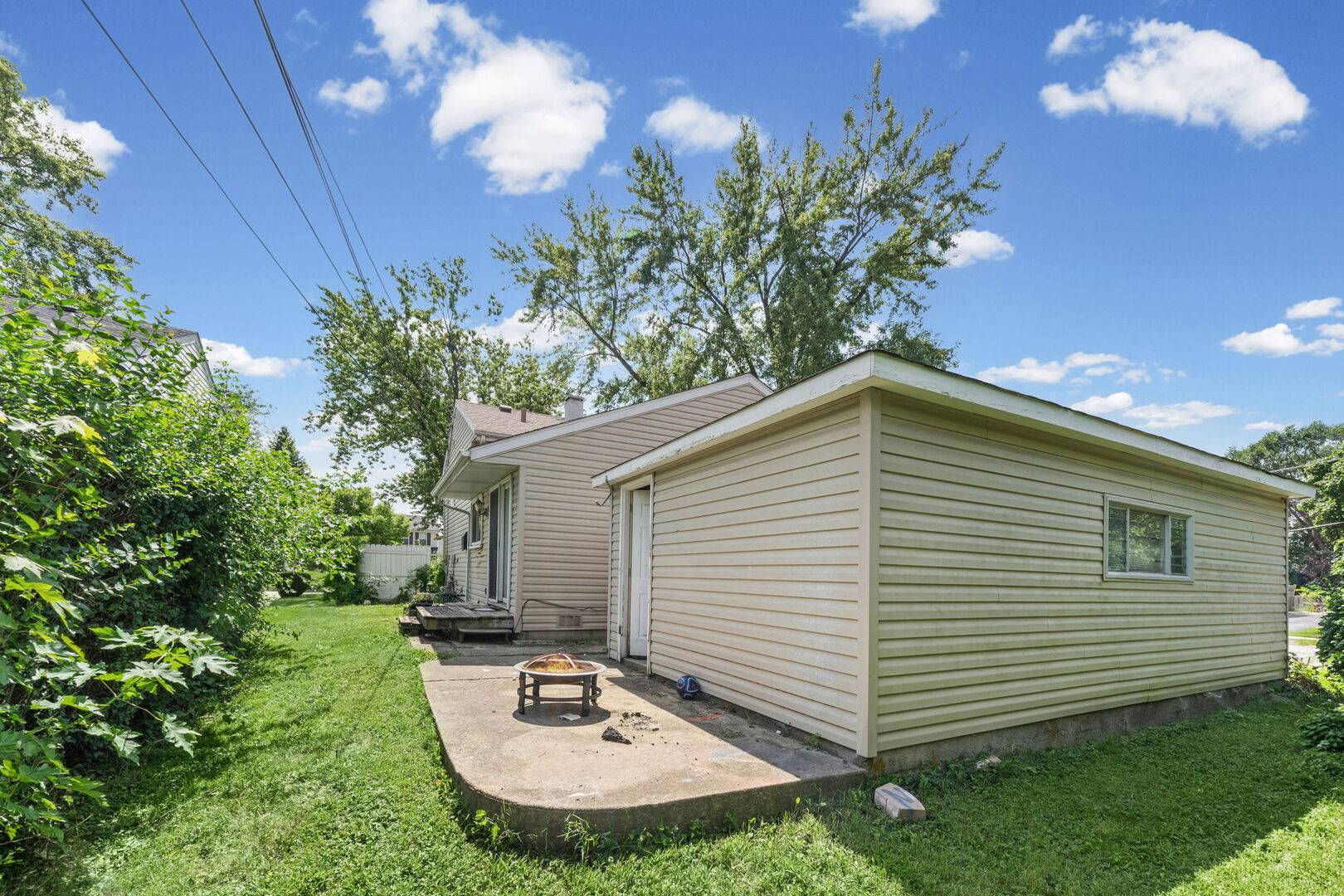 1609 Friedrich ST, Glendale Heights, IL 60139