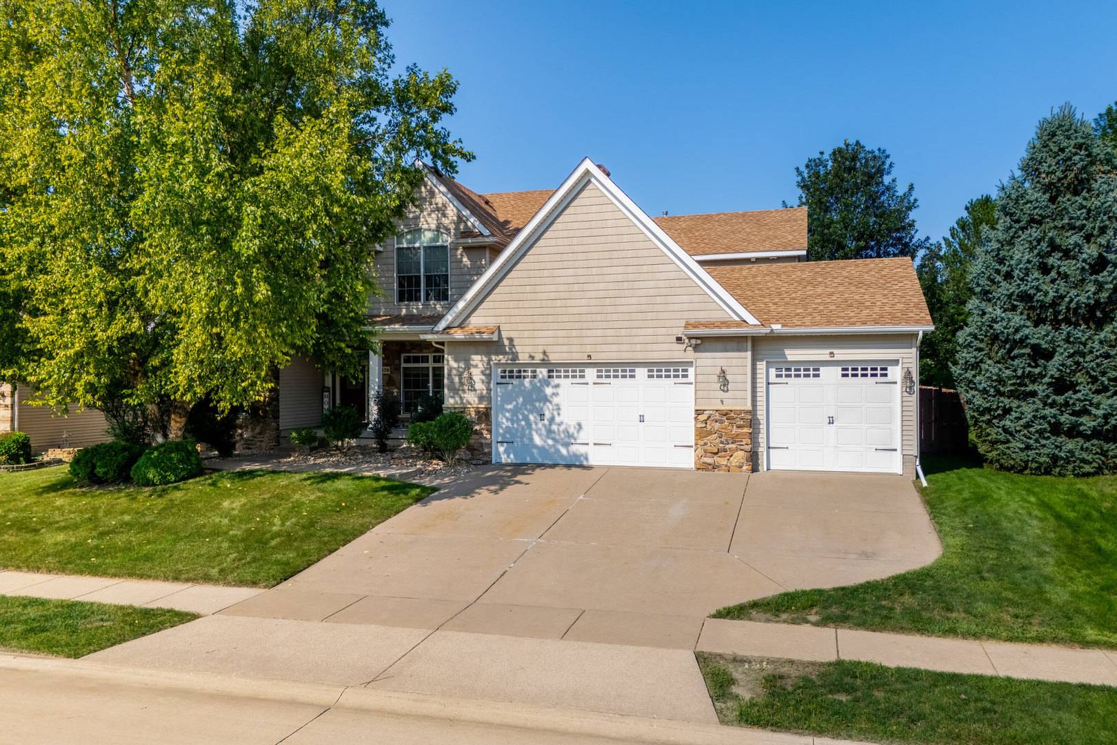 5578 Joshua ST, Bettendorf, IA 52722