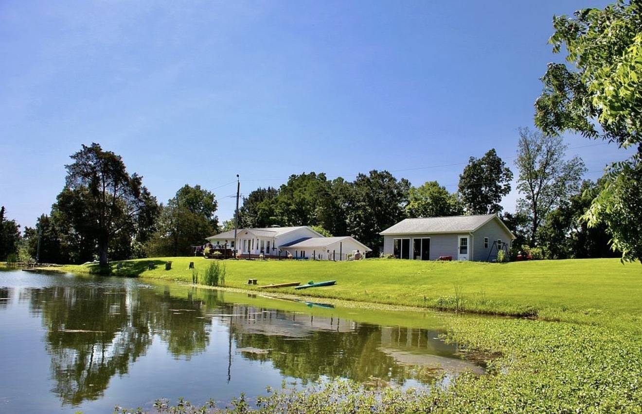 1335 Schwartz RD, Centralia, IL 62801