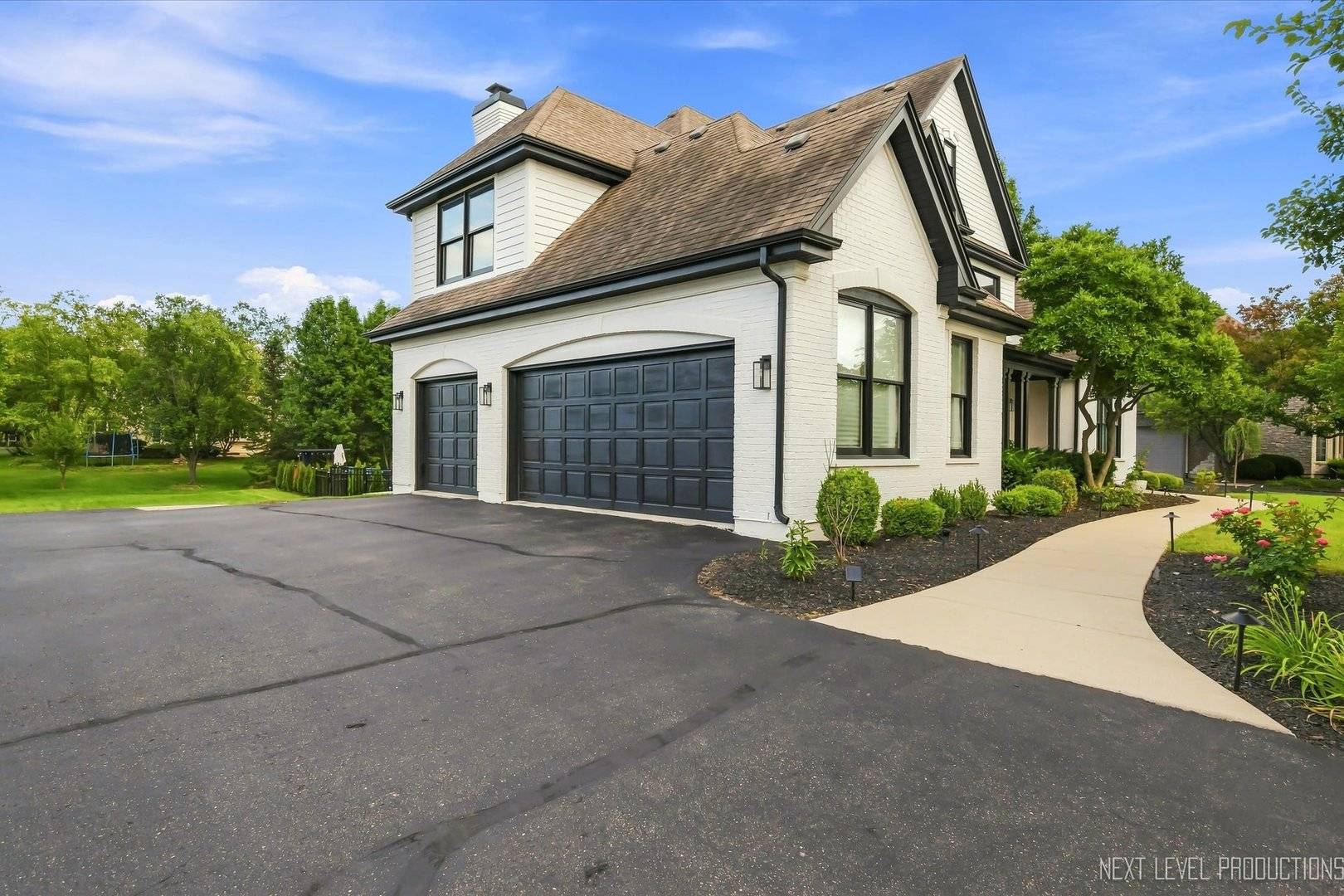 4070 Meadow View DR, St. Charles, IL 60175