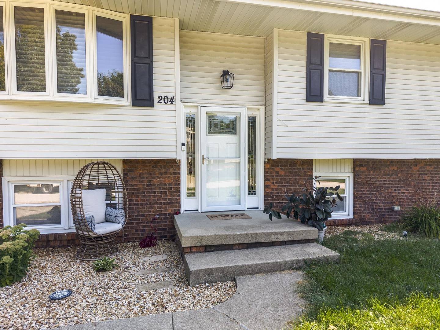 204 Rebecca LN, Normal, IL 61761