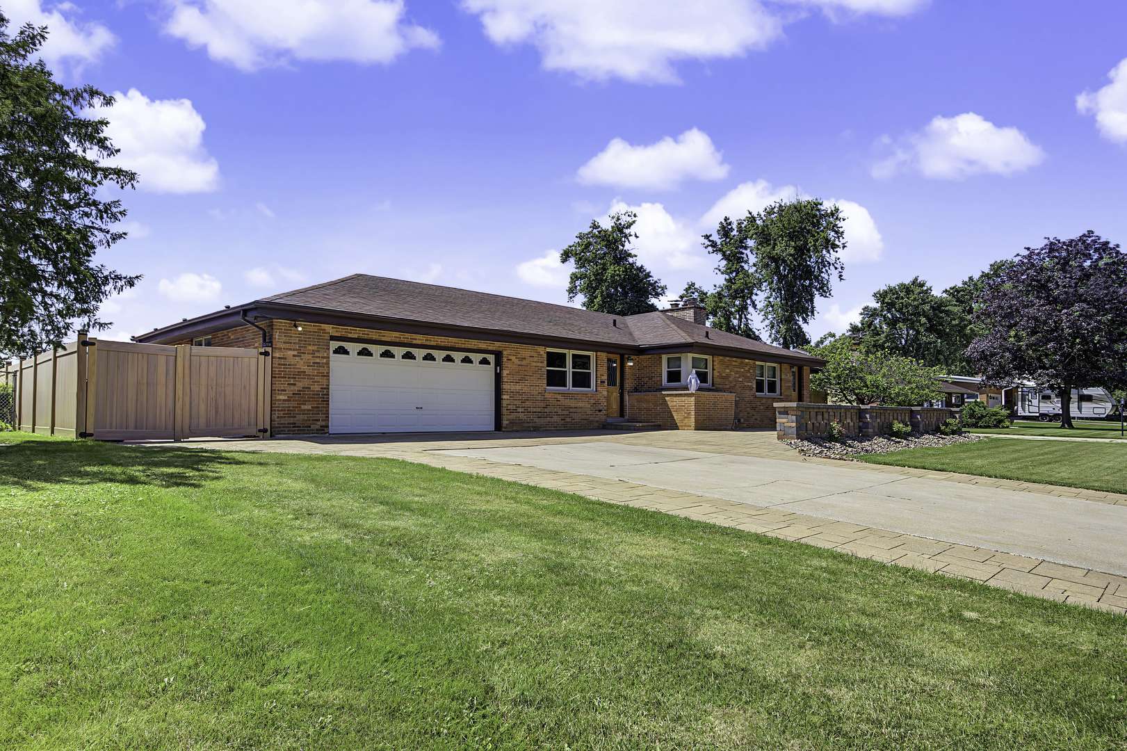 378 Oakwood DR, Crete, IL 60417