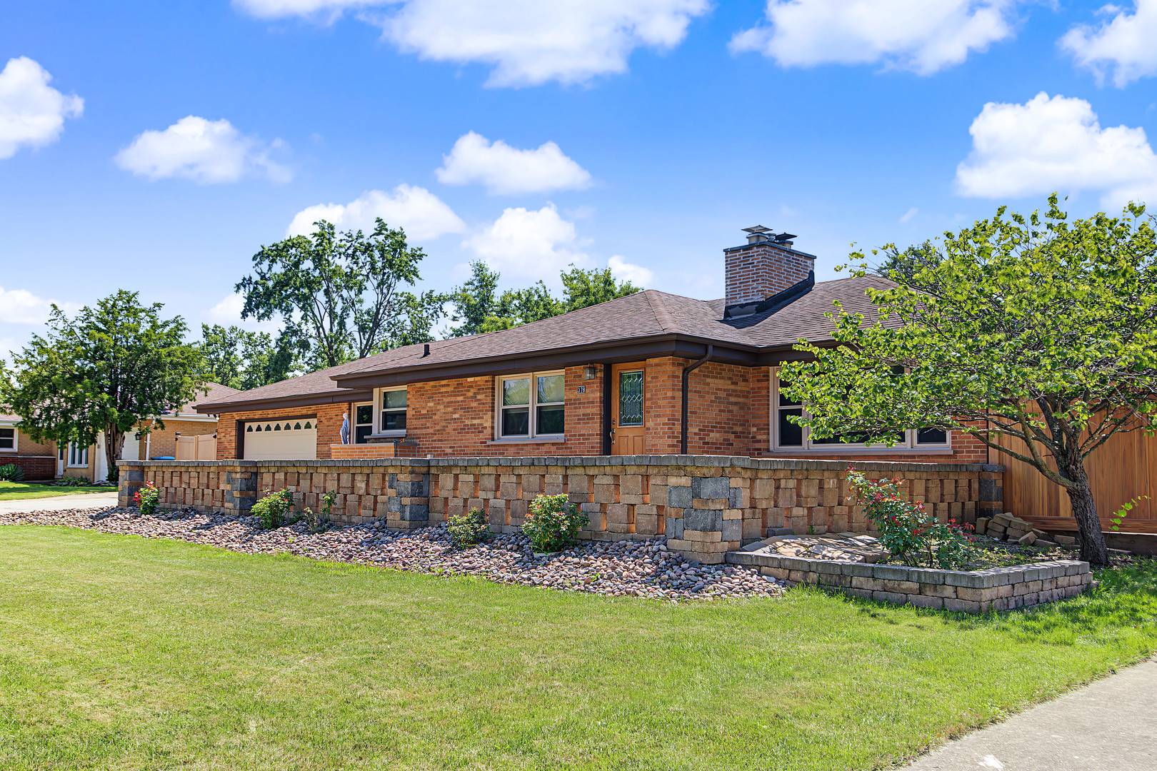 378 Oakwood DR, Crete, IL 60417