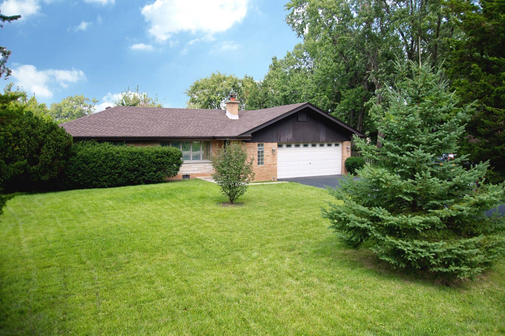 16W320 94th ST, Burr Ridge, IL 60527