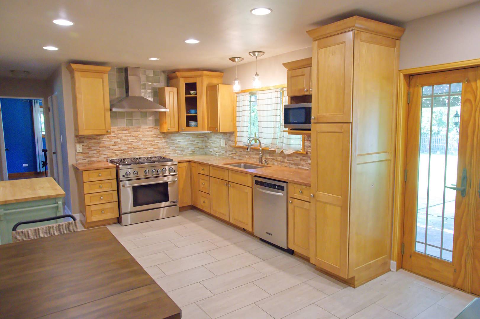 16W320 94th ST, Burr Ridge, IL 60527
