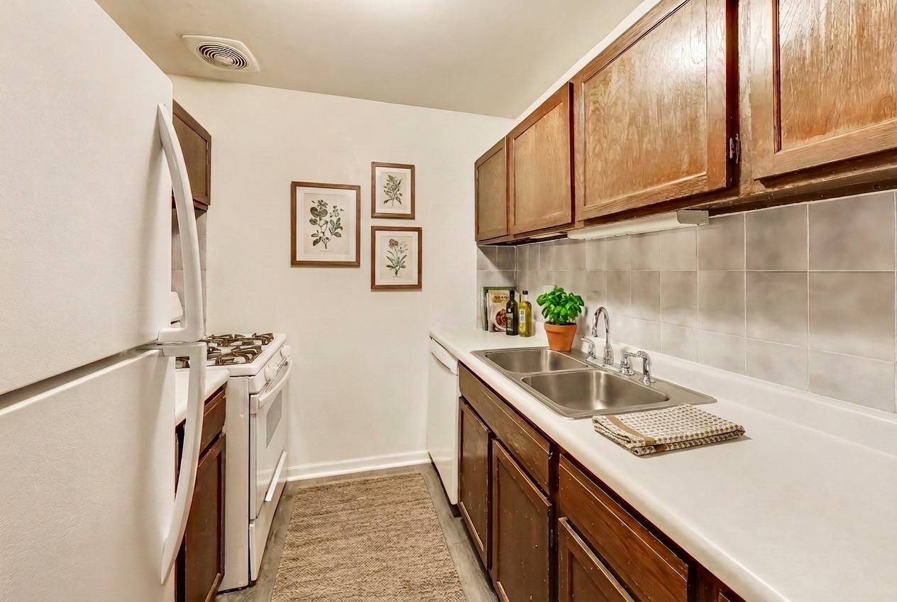 2A E DUNDEE QUARTER DR #208, Palatine, IL 60074