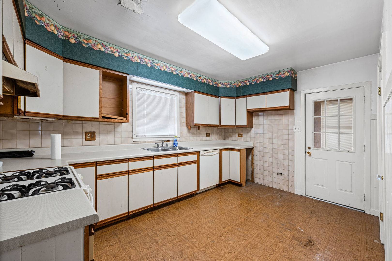 3314 N Kenneth AVE, Chicago, IL 60641