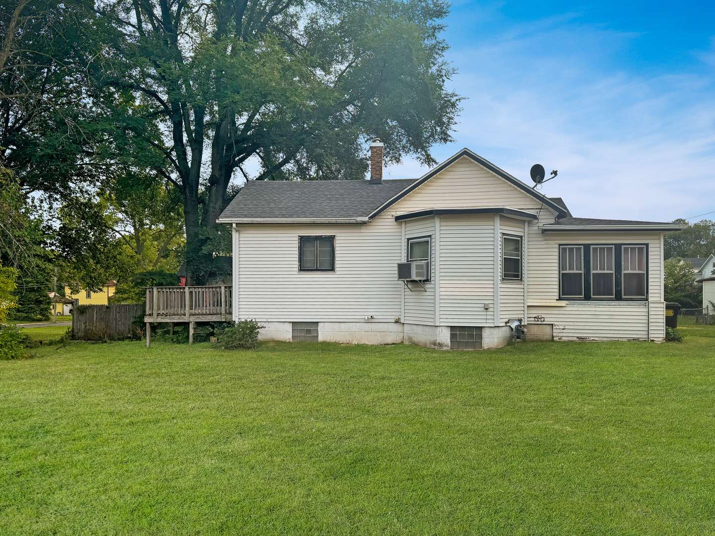 611 S Adams AVE, Freeport, IL 61032