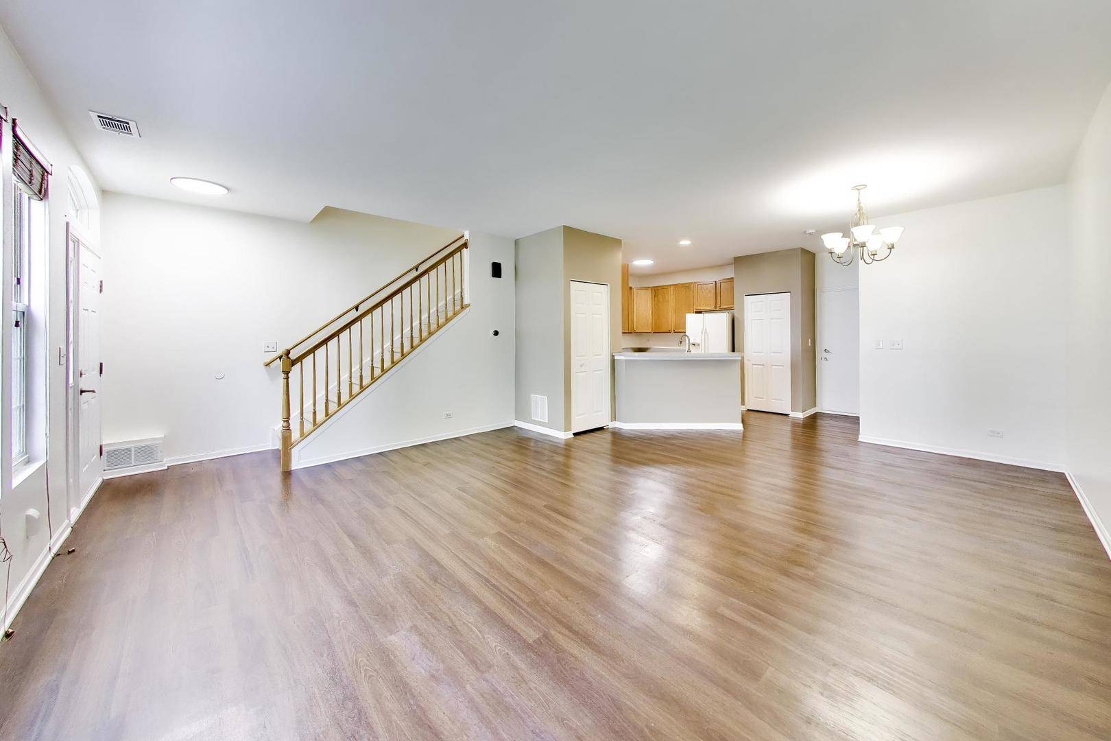 131 Springbrook TRL S, Oswego, IL 60543