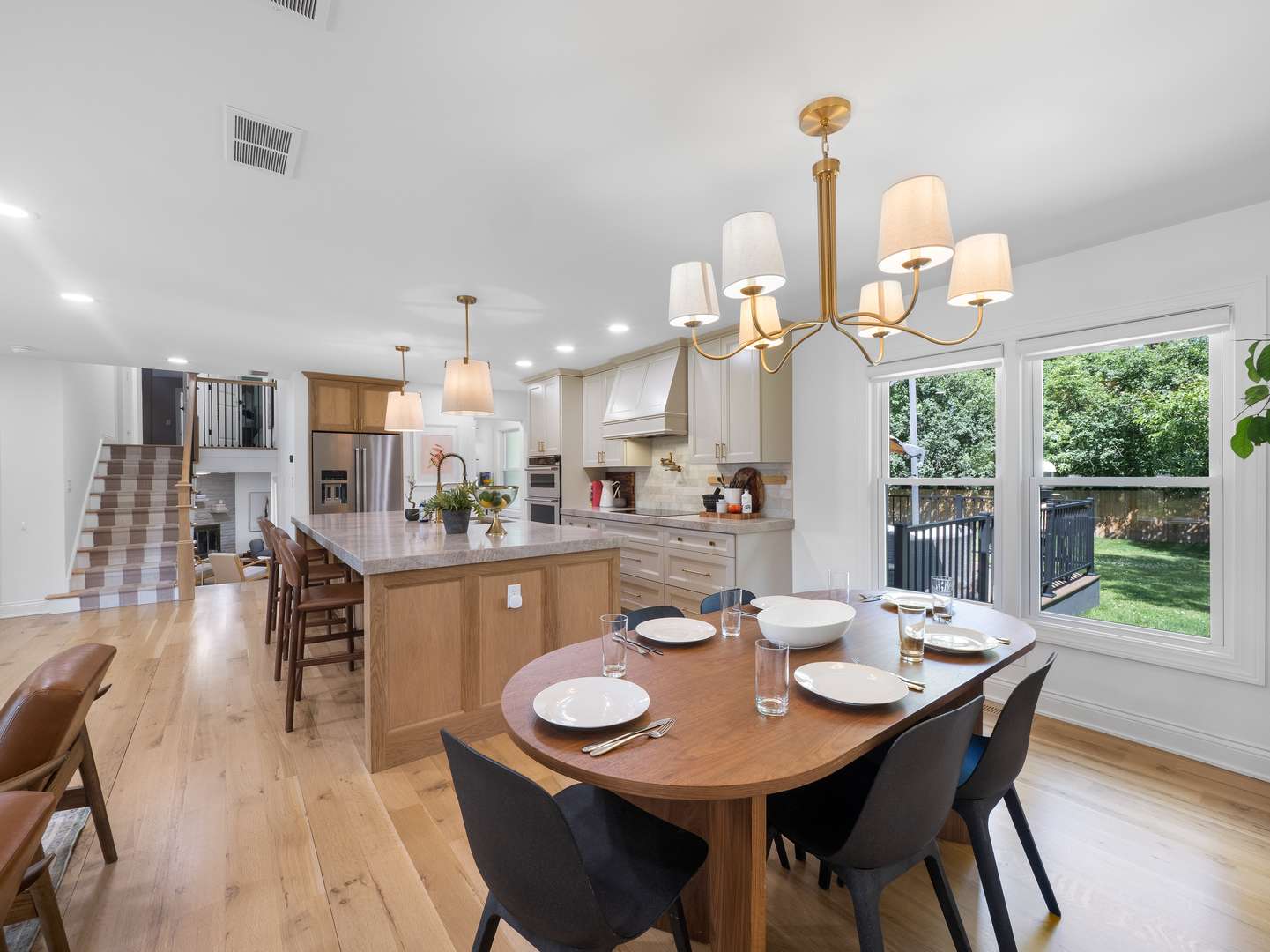 1349 Tinker WAY, Glenview, IL 60025