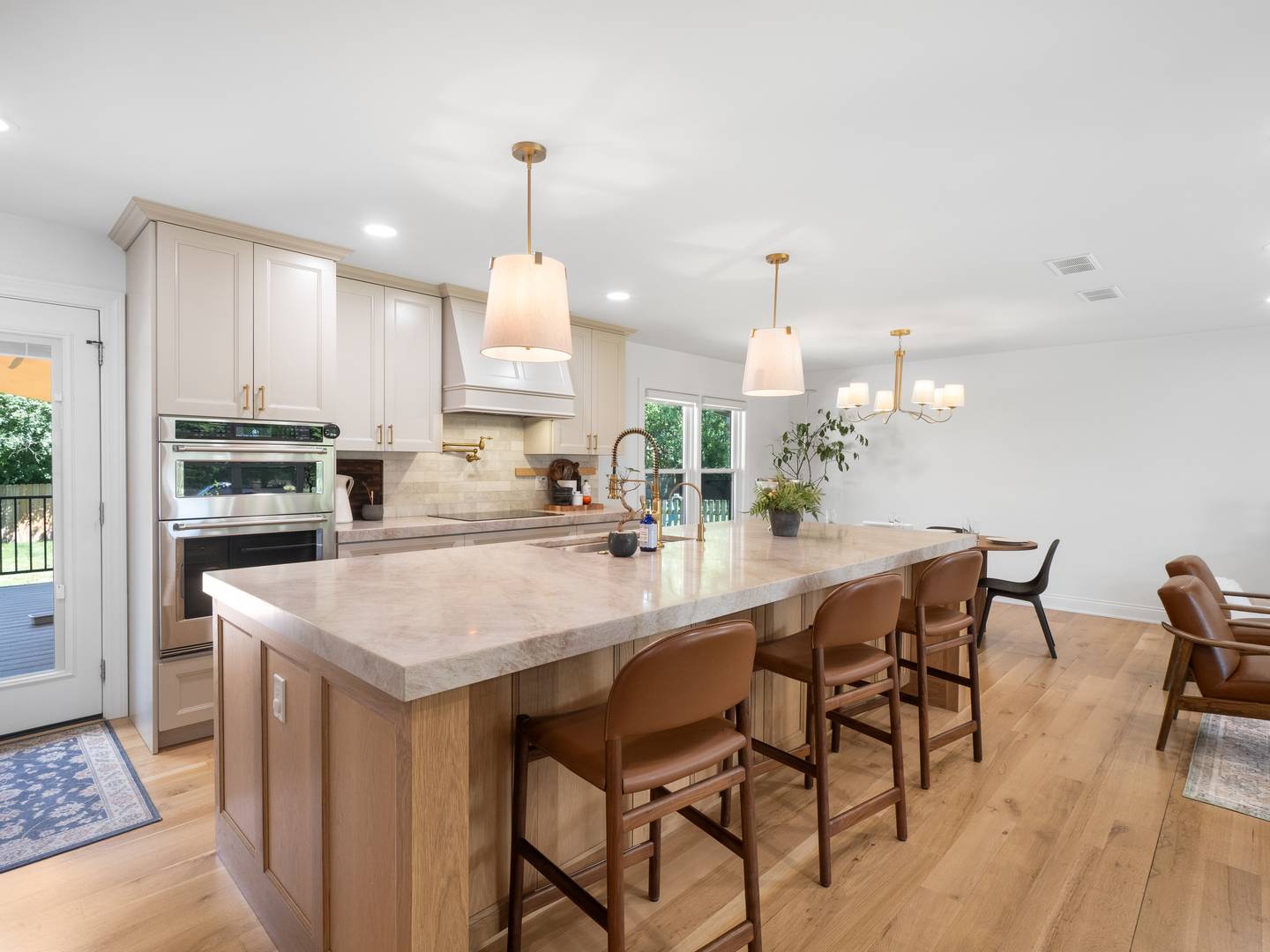 1349 Tinker WAY, Glenview, IL 60025