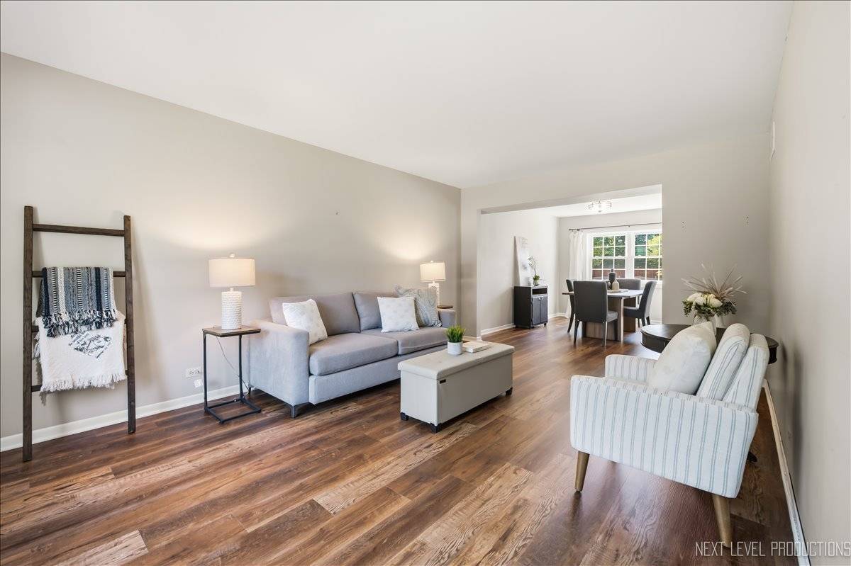 2803 Springdale CIR, Naperville, IL 60564