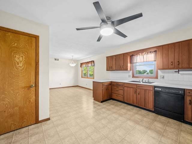 10 Terrace View BLVD, Oregon, IL 61061