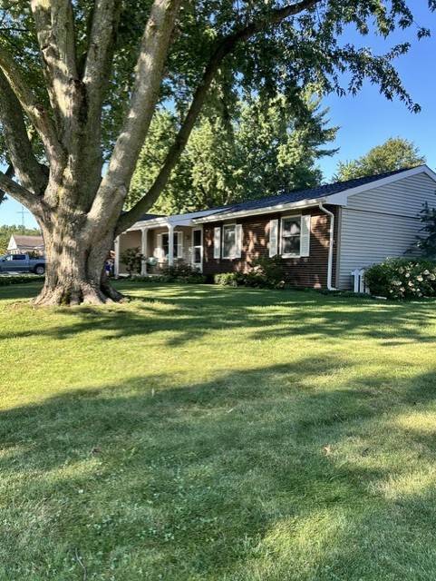 301 Westhampton DR, Sherman, IL 62684