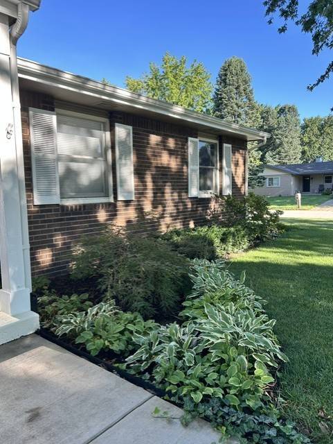 301 Westhampton DR, Sherman, IL 62684