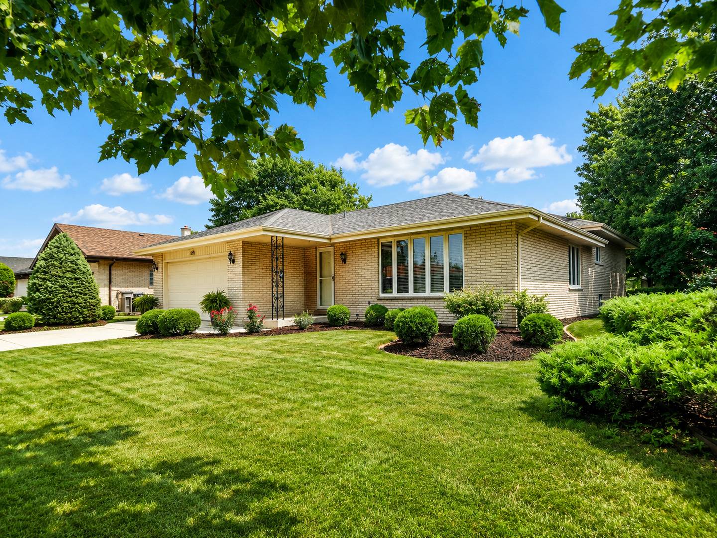 7453 Cashew DR, Orland Park, IL 60462