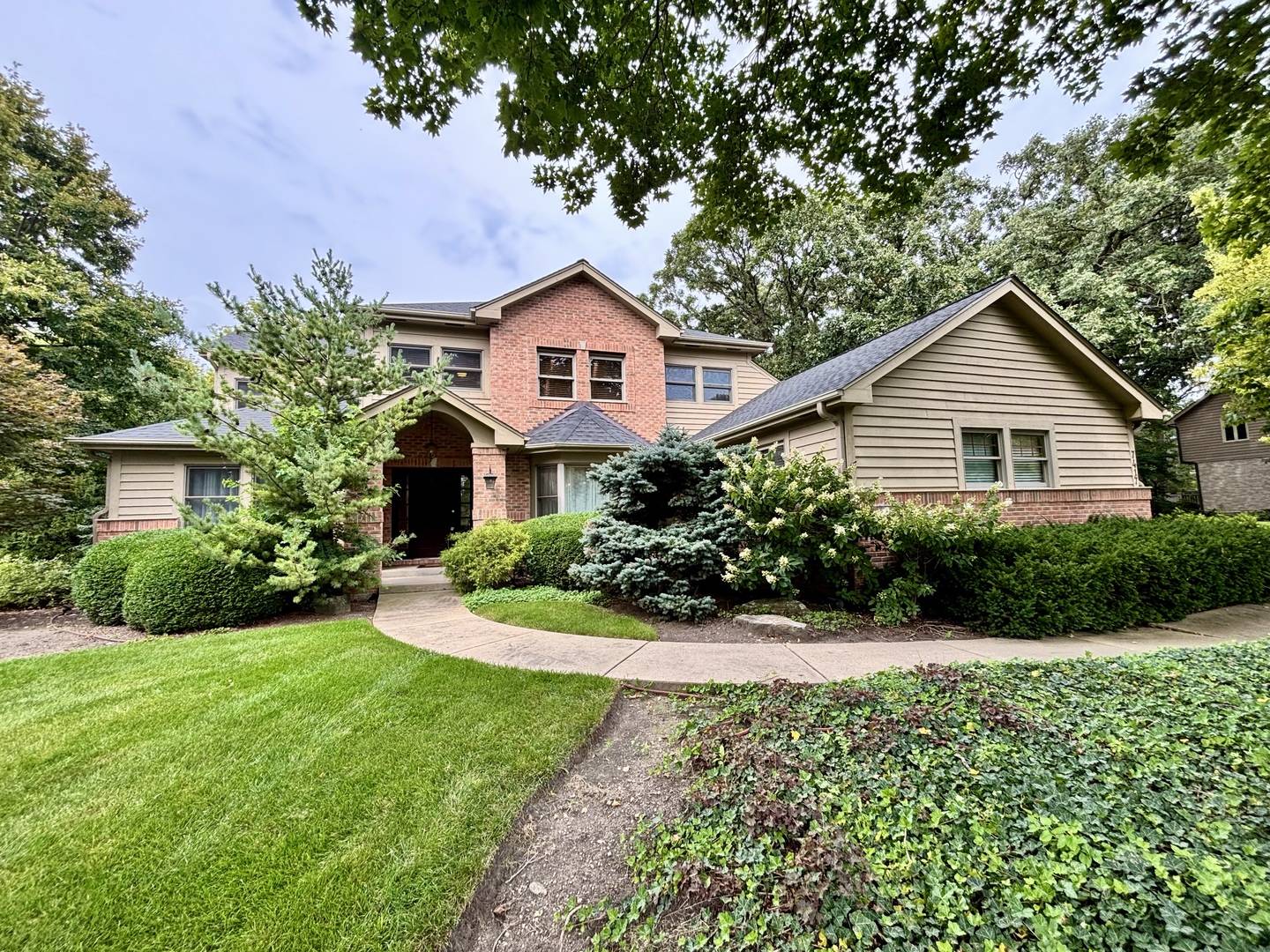 7417 Inverway DR, Lakewood, IL 60014
