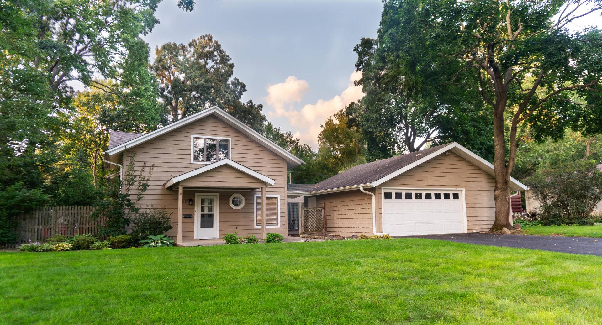 2419 Suffolk LN, Joliet, IL 60433