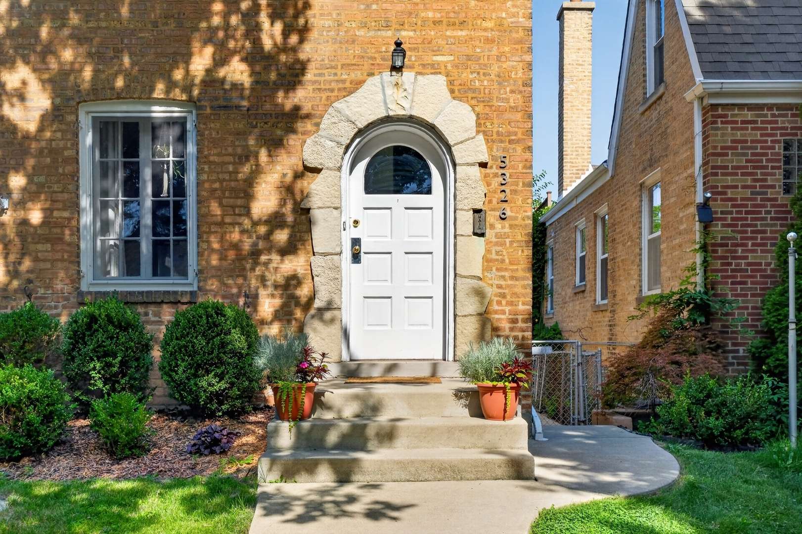 5326 N Lockwood AVE, Chicago, IL 60630