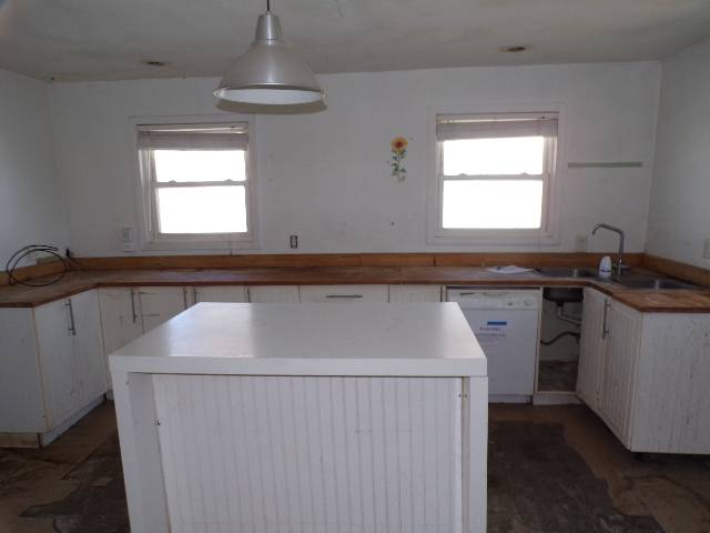 529 W 17th ST, Davenport, IA 52803