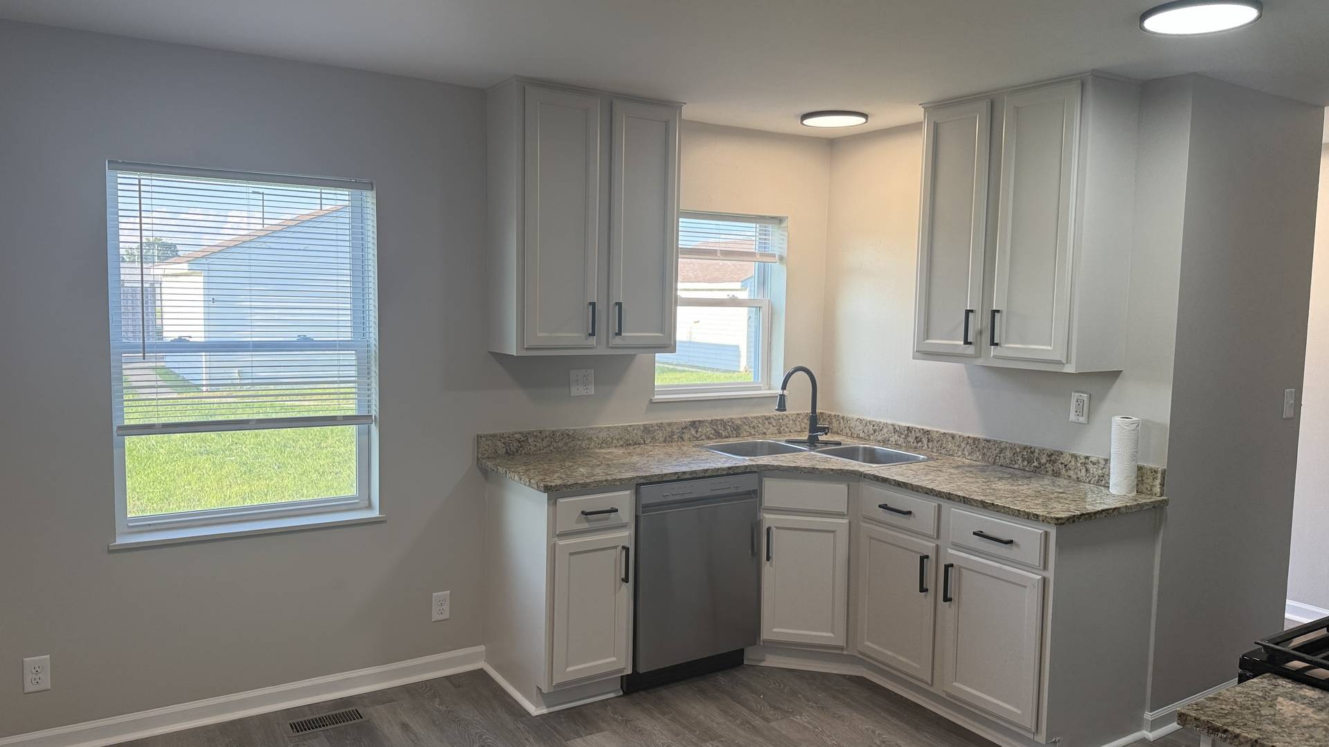 715 OLD INDIAN TRAIL RD, Aurora, IL 60506