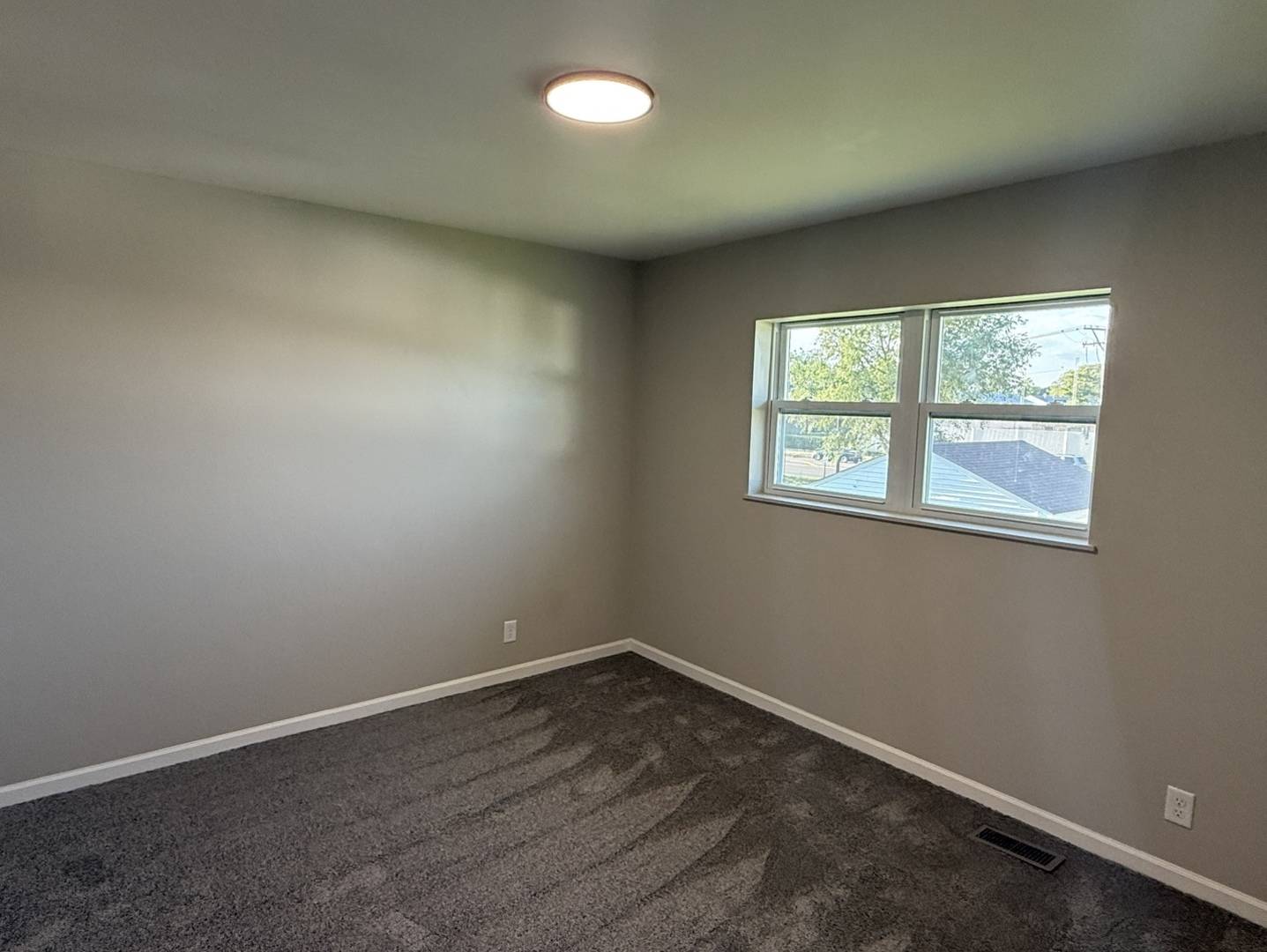 715 OLD INDIAN TRAIL RD, Aurora, IL 60506