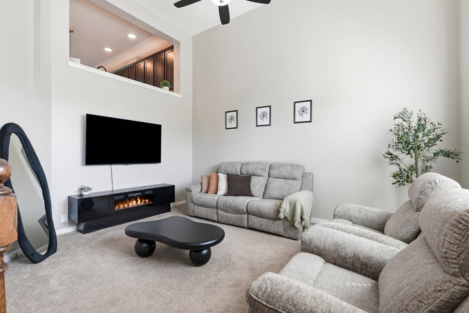 15371 Sheffield Square Pkwy, Orland Park, IL 60462