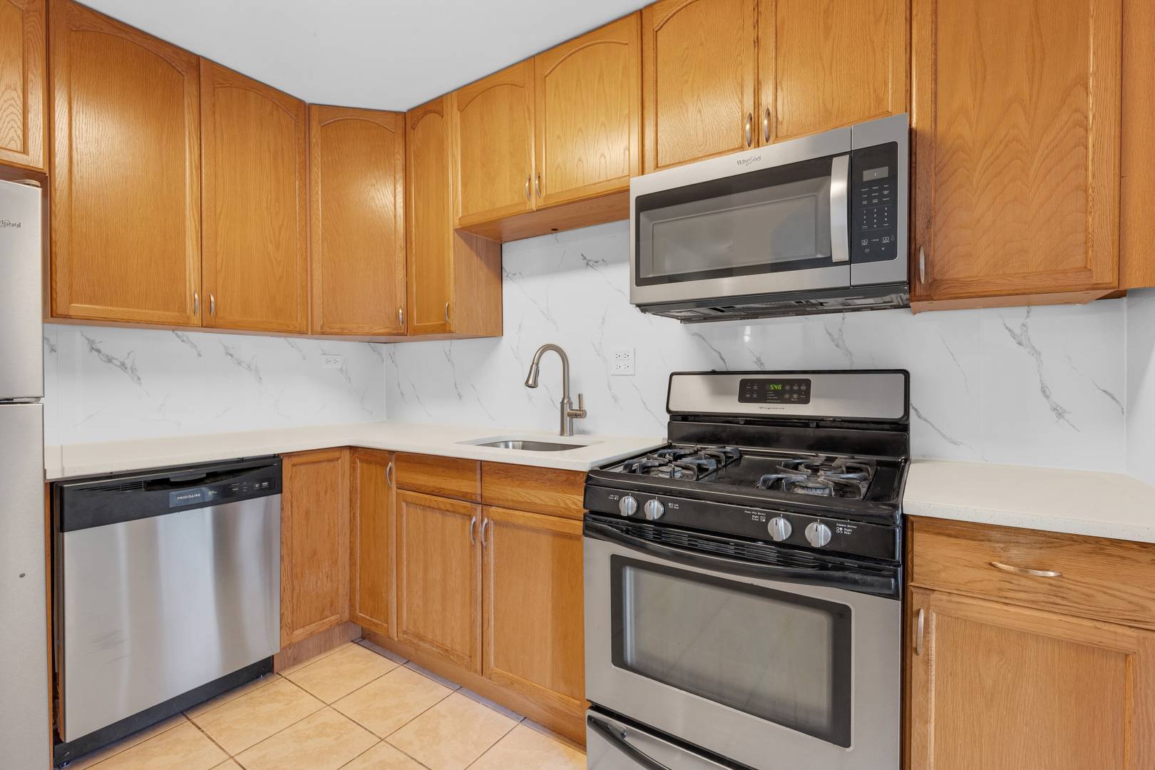 1515 E Churchill DR #102, Palatine, IL 60074